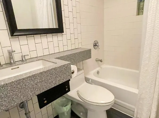 Wrigleyville Friends Unit - 5bdrm * Chicago